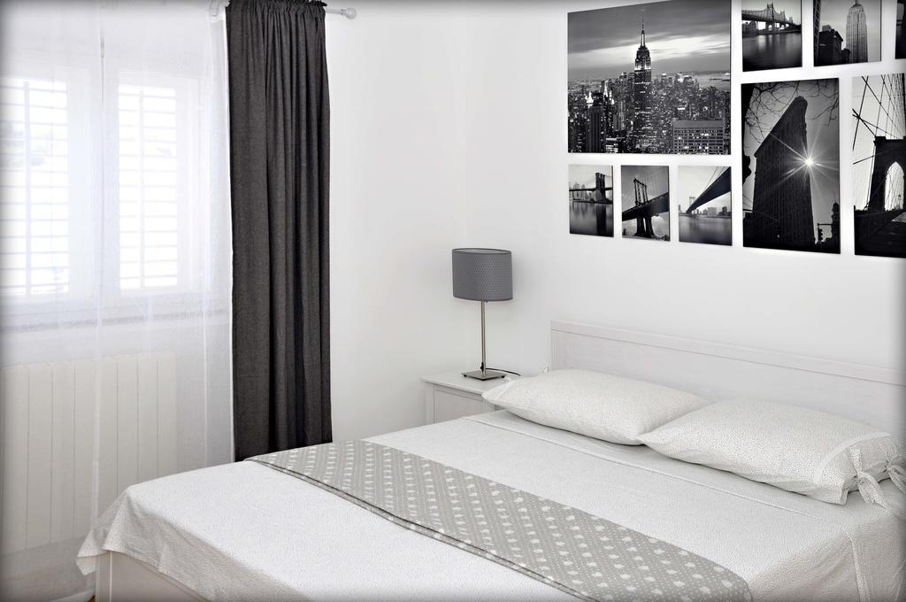 Apartments Barbaresko Lumbarda Exterior photo