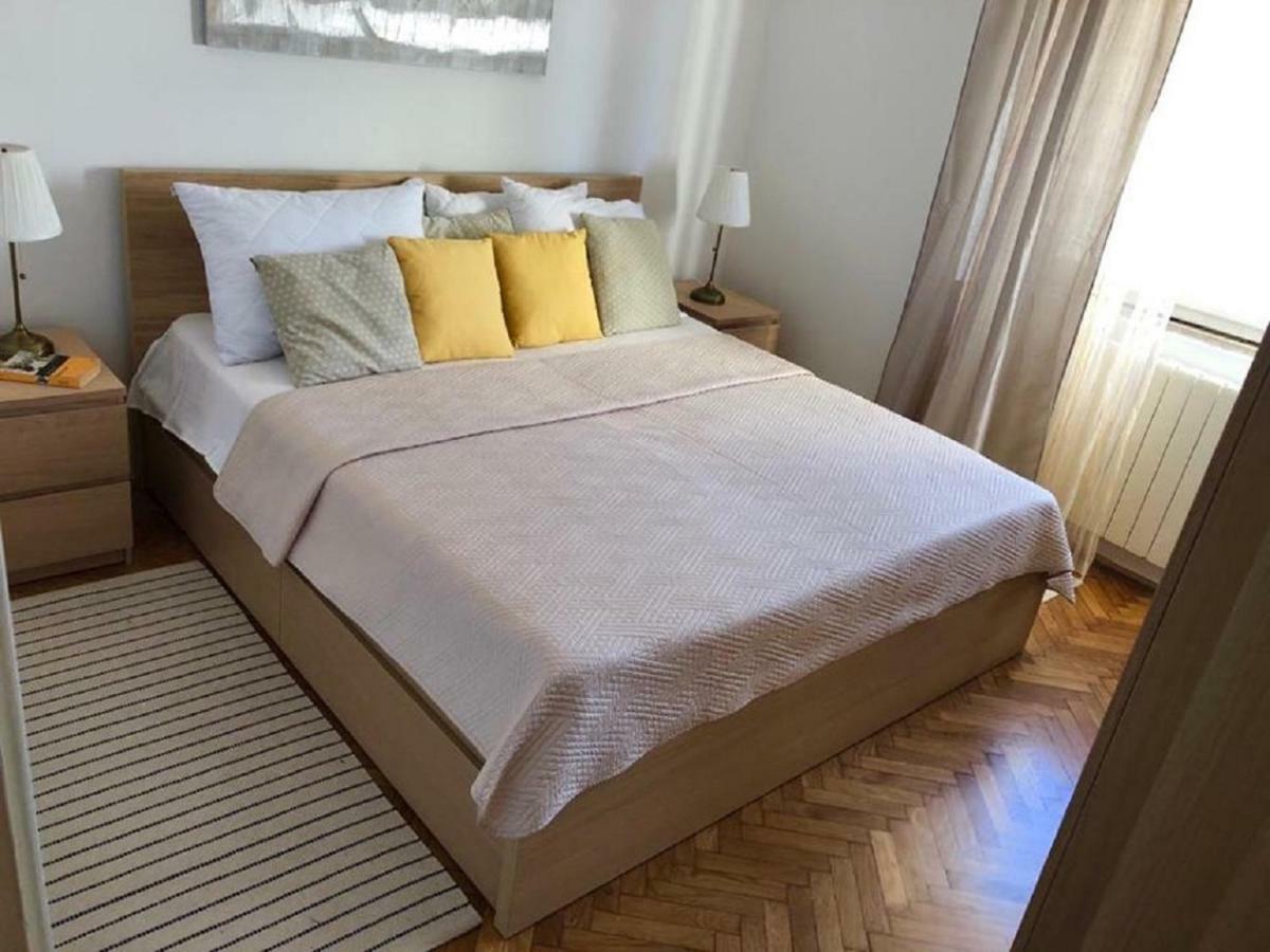 Apartments Barbaresko Lumbarda Exterior photo